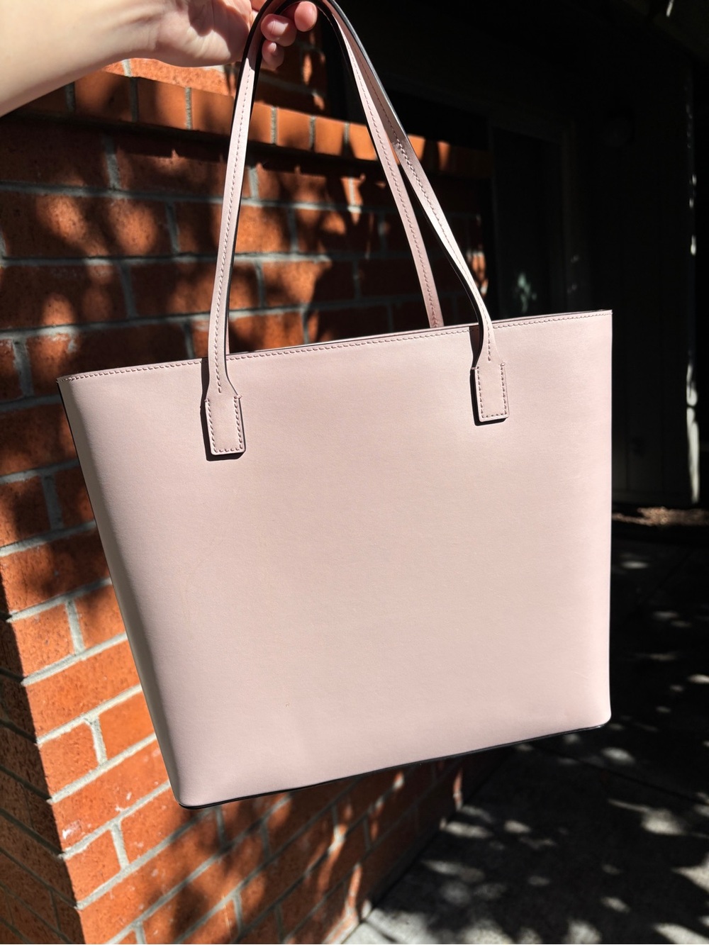 kate spade sawyer street tote - Picture 2 of 8